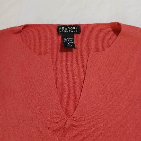 NEW YORK & COMPANY L Coral lightweight knit 3/4-sleeve tunic sweater slit hem - Picture 4 of 12